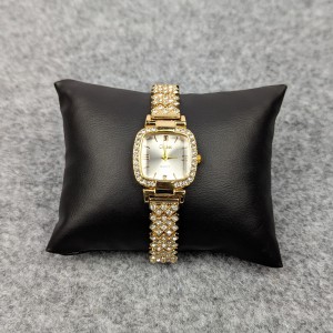 Luxury Golden Stone Studded Ladies Quartz Watch – Stylish & Elegant Design (White Dial)