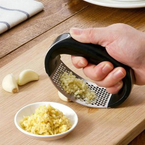 Stainless Steel Garlic Press Crusher/Squeezer/Slicer/Mincer Chopper